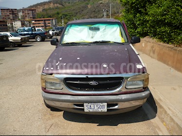 Foto Ford Explorer XLT 4 Ptas. 4x2 usado (1999) color Rojo precio u$s1.500