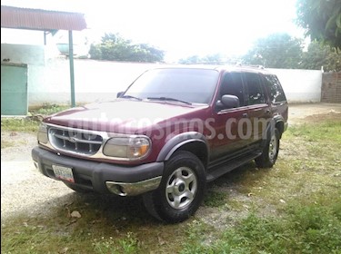 Ford Explorer XLT 4x4 usado (1998) color Rojo precio u$s2.700