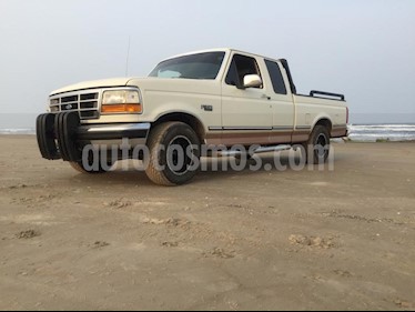 Ford F-150 Cabina Regular 4x2 V6 usado (1985) color Blanco Oxford precio $120,000