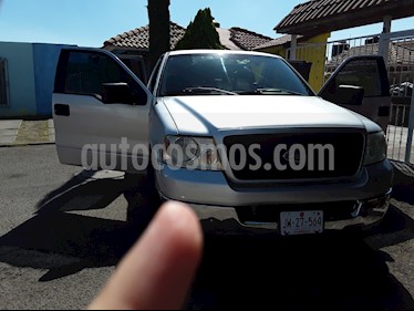 Ford F-150 Cabina y Media 4x2 V8 usado (2004) color Plata precio $136,000