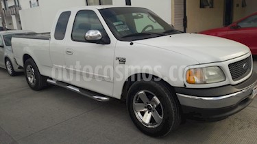 Ford F-150 XL 4.2L V6 usado (2002) color Blanco precio $65,000