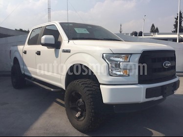 Ford F-150 XL 4x4 5.0L Crew Cabina usado (2015) color Blanco precio $390,000