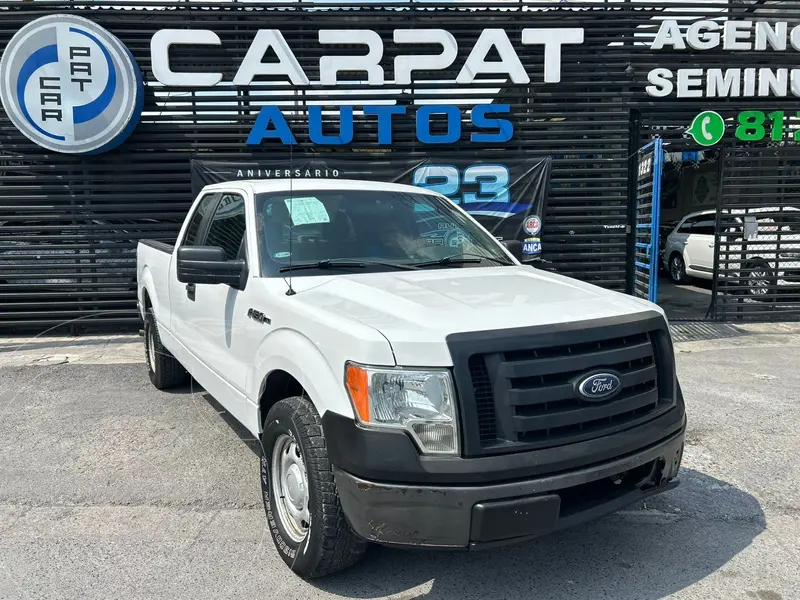 Foto Ford F-150 XL 4x2 4.6L Cabina Media usado (2010) color Blanco precio $189,000