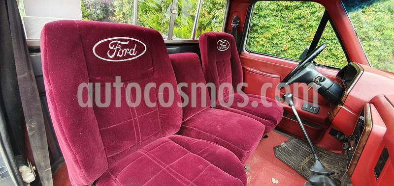 Ford F-200 V8 Pick-up Ranger usado (1991) color Gris Plata precio $75,000