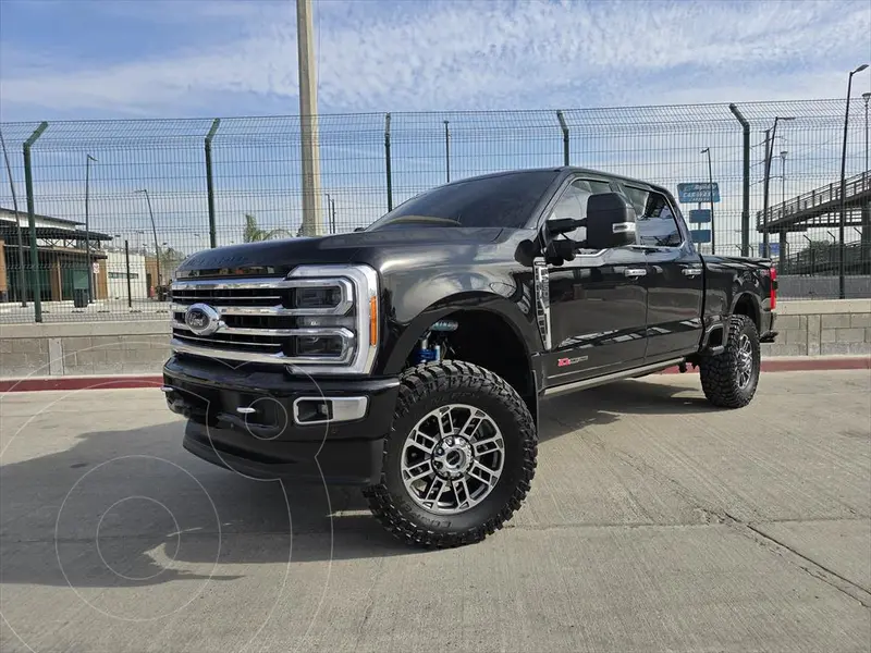 Foto Ford F-250 Limited usado (2023) color Negro precio $1,800,000