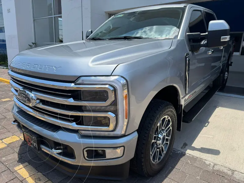Foto Ford F-250 Limited usado (2023) color plateado precio $1,890,000