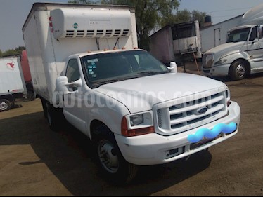 Ford F-350 XLT 5.0L usado (2001) color Blanco precio $117,000