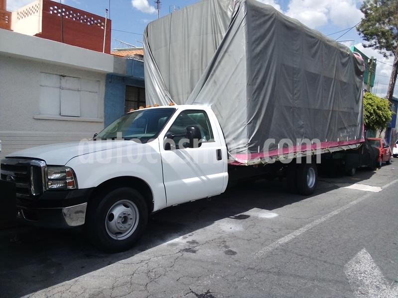 Ford F-350 XL 5.4L Super Duty usado (2006) color Blanco precio $172,800