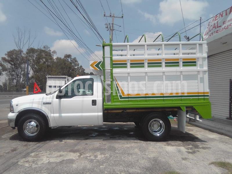 Ford F-350 XL 5.4L LPG usado (2005) color Blanco precio $115,000