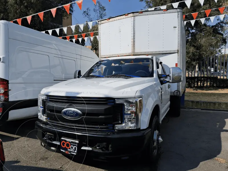 Foto Ford F-350 XL usado (2019) color FORB BLANCO OXFORD precio $630,000
