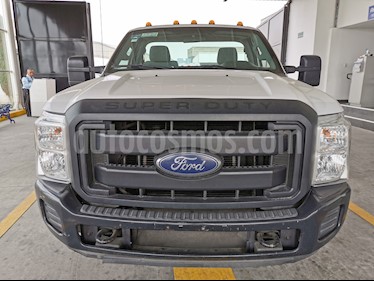 foto Ford F-350 XL 5.4L Chasis usado (2016) color Blanco Oxford precio $420,000