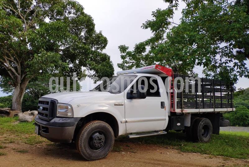 Ford F-350 Triton 4x2 Sinc-A/A usado (2008) color Blanco precio u$s9.000