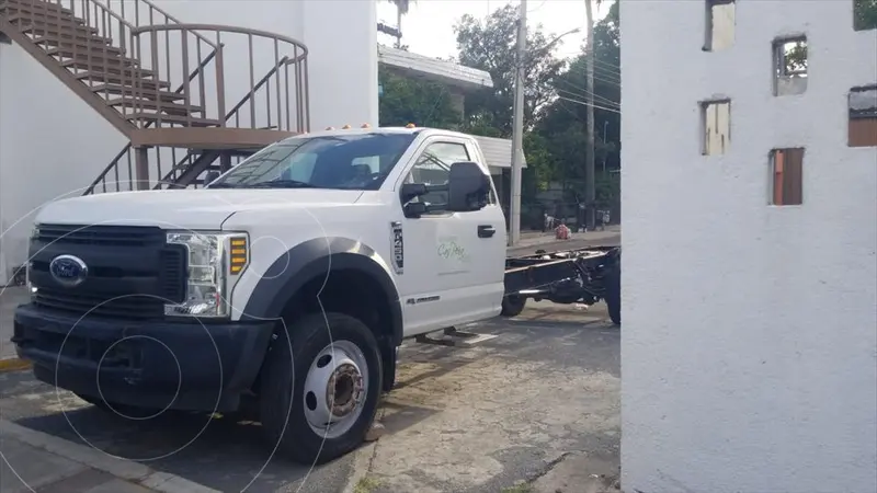 Foto Ford F-450 KTP 6.7L Diesel Aut usado (2018) color Blanco precio $527,000