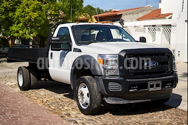 Ford F-550 XL 6.8L Super Duty Aut usado (2016) color Blanco Oxford precio $490,000