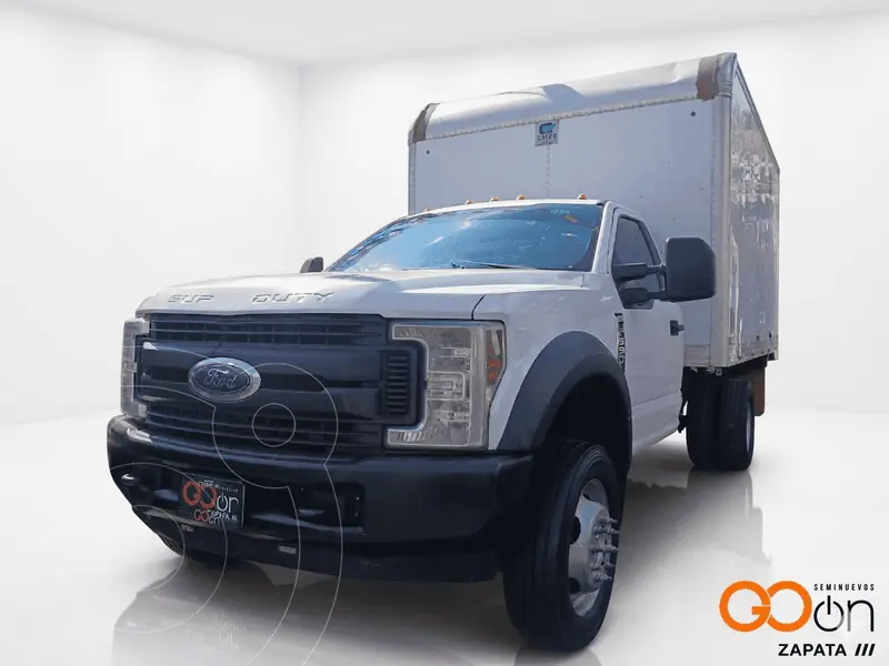 Foto Ford F-550 XL usado (2019) color FOR_B BLANCO OXFORD precio $599,000