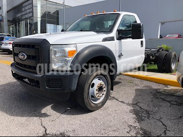 foto Ford F-550 XL 6.7L Super Duty Aut Diesel usado (2011) color Blanco Oxford precio $300,000