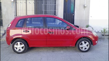 foto Ford Fiesta Hatchback SE usado (2005) color Rojo precio $52,000