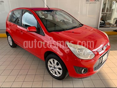Foto Ford Fiesta Ikon Hatch First 1.6L Ac usado (2013) color Rojo precio $99,900