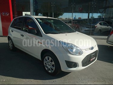 Foto venta Auto Seminuevo Ford Fiesta Ikon Hatch First 1.6L Ac (2015) color Blanco precio $105,000
