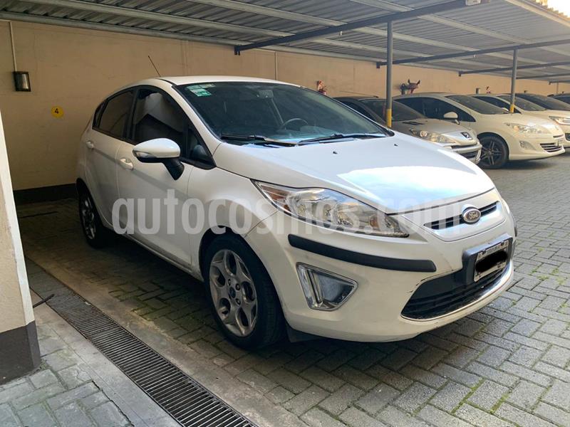 Ford Fiesta Kinetic Sedan Titanium usado (2013) color Blanco precio $850.000