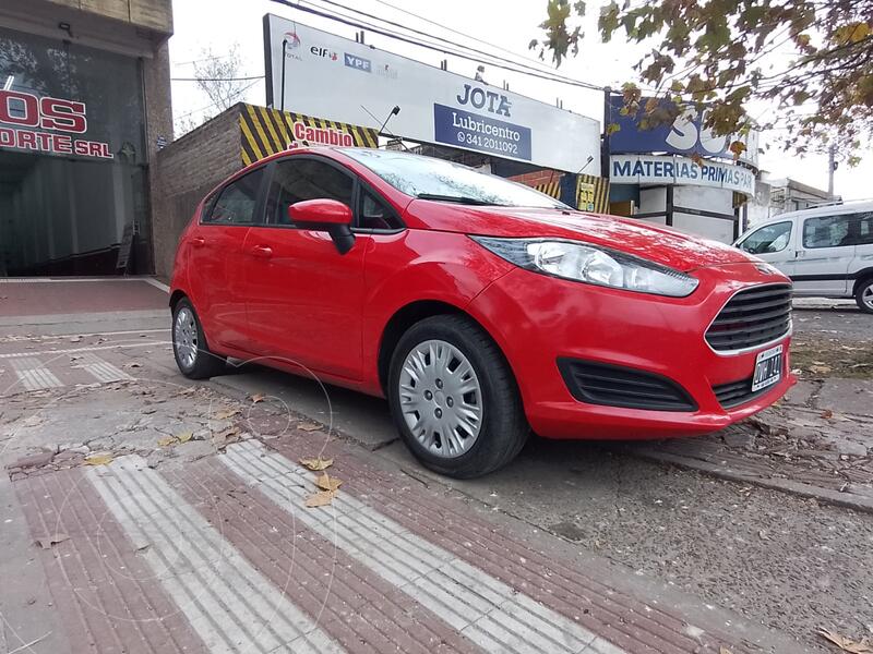 Foto Ford Fiesta Kinetic Sedan S usado (2015) color Rojo financiado en cuotas(anticipo $1.680.000)