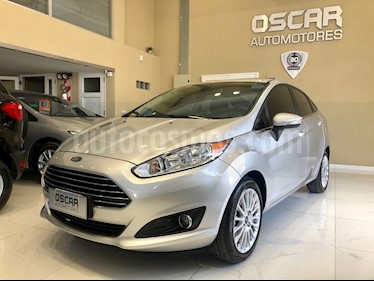 Ford Fiesta Kinetic Sedan Titanium Aut usado (2013) color Plata Estelar precio $539.000