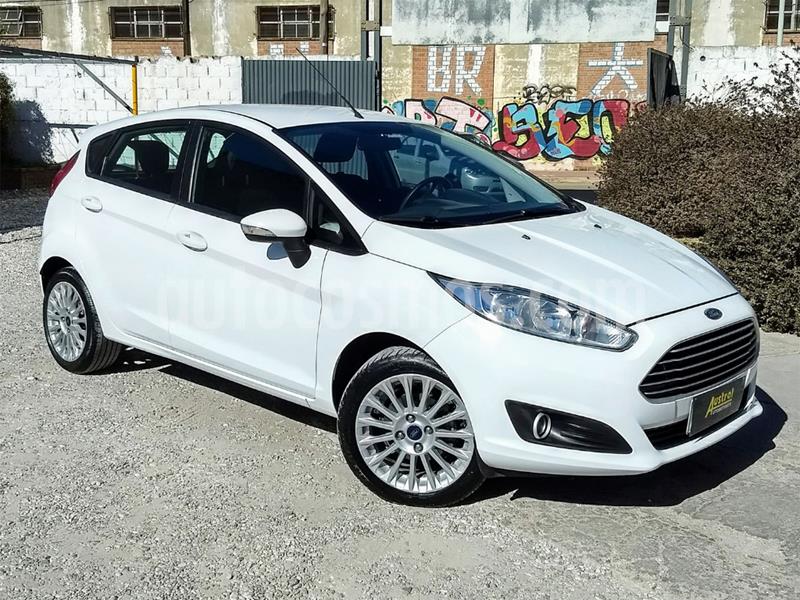 Ford Fiesta Kinetic Sedan SE Plus Aut usado (2017) color Blanco precio $560.000