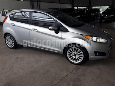 foto Ford Fiesta Kinetic Sedán SE Plus usado (2014) color Gris Claro precio $370.000