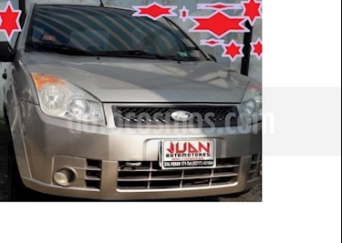 Foto venta Auto usado Ford Fiesta Kinetic Sedan SE Plus (2009) precio $145.000