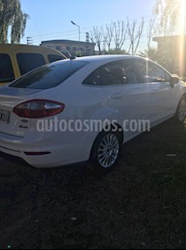 Foto Ford Fiesta Kinetic Sedan Titanium Aut usado (2013) color Blanco precio $390.000