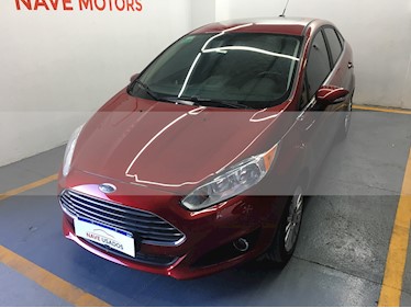 foto Ford Fiesta Kinetic Sedán Titanium usado (2017) color Rojo Sport precio $661.250