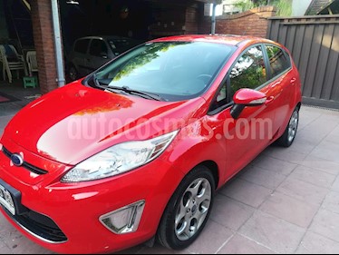 Ford Fiesta Kinetic Titanium usado (2013) color Rojo precio $495.000