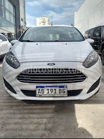 foto Ford Fiesta Kinetic S usado (2017) color Blanco Oxford precio $525.000