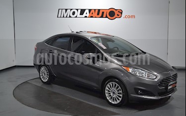 Ford Fiesta Kinetic Titanium Powershift usado (2013) color Gris Grafito precio $550.000