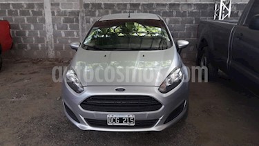 Ford Fiesta Kinetic S usado (2014) color Gris Claro precio $416.000