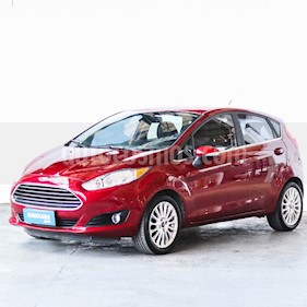 Ford Fiesta Kinetic Titanium Powershift usado (2015) color Rojo Sport precio $640.000