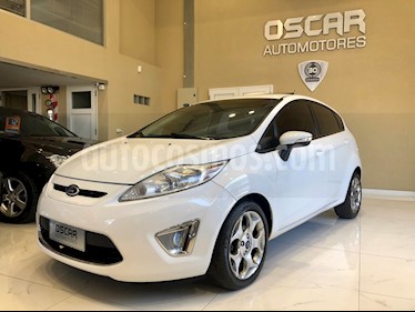 Ford Fiesta Kinetic Titanium usado (2012) color Blanco Oxford precio $479.000