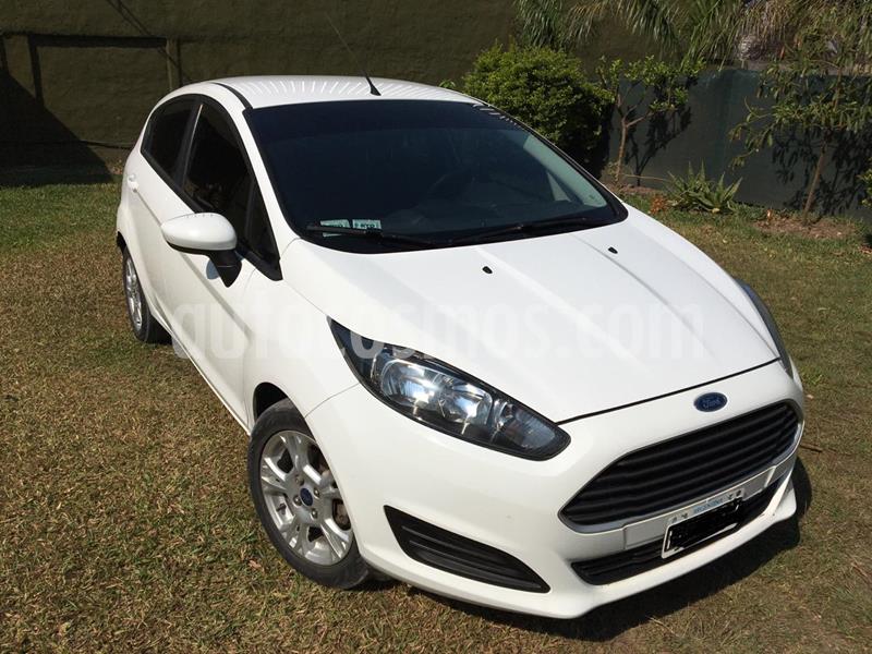 foto Ford Fiesta Kinetic S Plus usado (2015) color Blanco precio $880.000