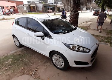 Ford Fiesta Kinetic S usado (2015) color Blanco Oxford precio $580.000