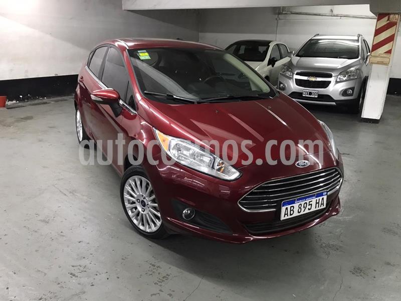 Foto Ford Fiesta Kinetic Titanium usado (2017) color Rojo Rubi precio $1.329.000