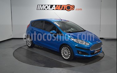 foto Ford Fiesta Kinetic SE usado (2016) color Azul Mediterráneo precio $670.000