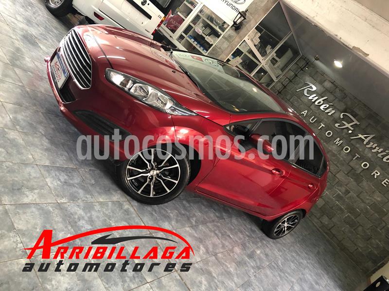 foto Ford Fiesta Kinetic S usado (2016) color Rojo Rubí precio $1.100.000
