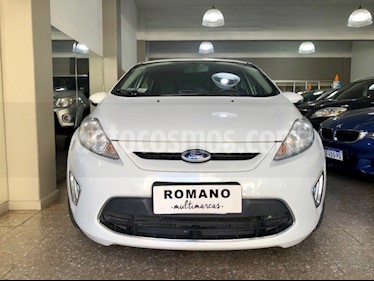 Ford Fiesta Kinetic Titanium usado (2013) color Blanco Oxford precio $560.000