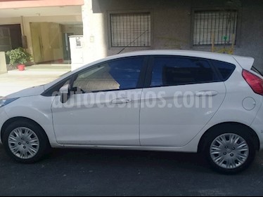 foto Ford Fiesta Kinetic S usado (2017) color Blanco Oxford precio $699.900