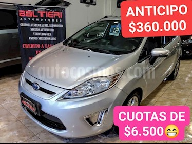 Ford Fiesta Kinetic Titanium usado (2012) color Gris Claro precio $580.000