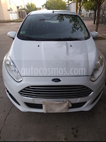 Ford Fiesta Kinetic SE usado (2015) color Blanco precio $530.000