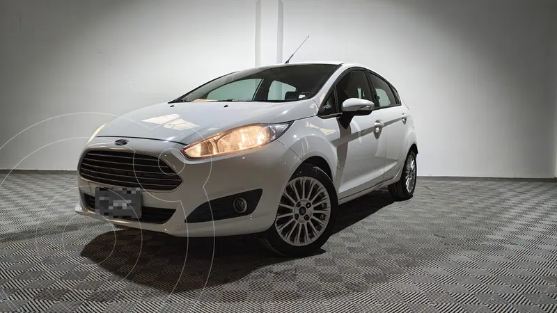 Foto Ford Fiesta Kinetic SE usado (2017) color Blanco Oxford precio $17.150.000