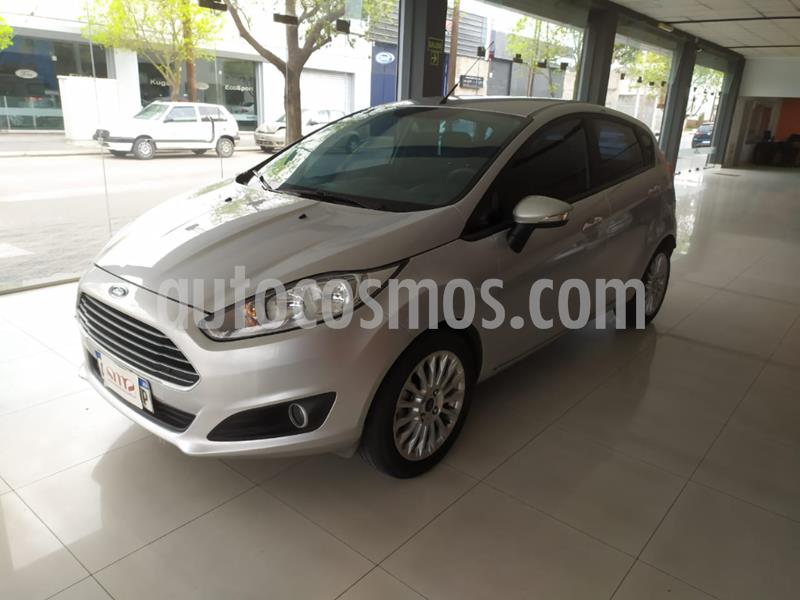 Ford Fiesta Kinetic SE usado (2017) color Gris Claro precio $795.000