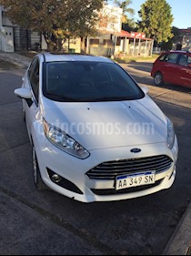 foto Ford Fiesta Kinetic Titanium Powershift usado (2016) color Blanco Oxford precio $730.000