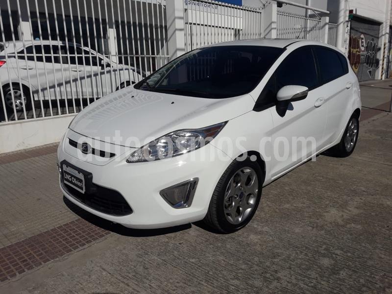 foto Ford Fiesta Kinetic Titanium usado (2013) color Blanco Oxford precio $720.000
